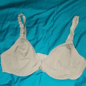 Natori Soft Silky Feel Beige Lace Bra
